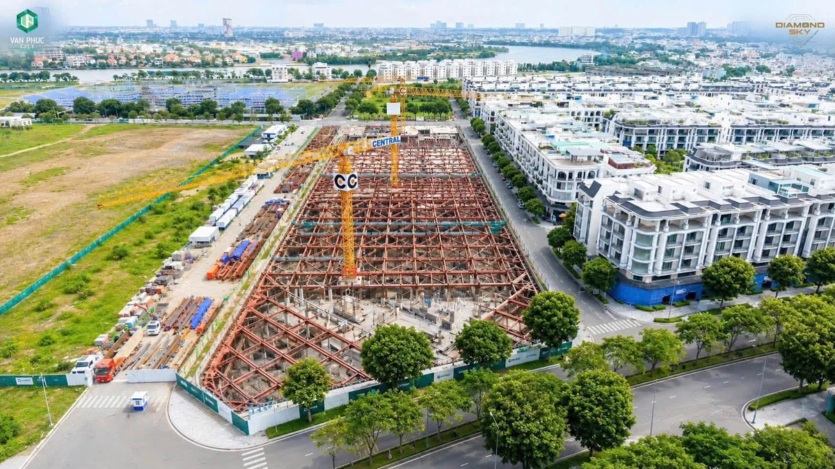 Bán gấp nhà góc KDT Vạn Phúc 254m2, 1 hầm 4 tấm, giá 77 tỷ, Hiệp Bình, Thủ Đức - Ảnh thu nhỏ 2