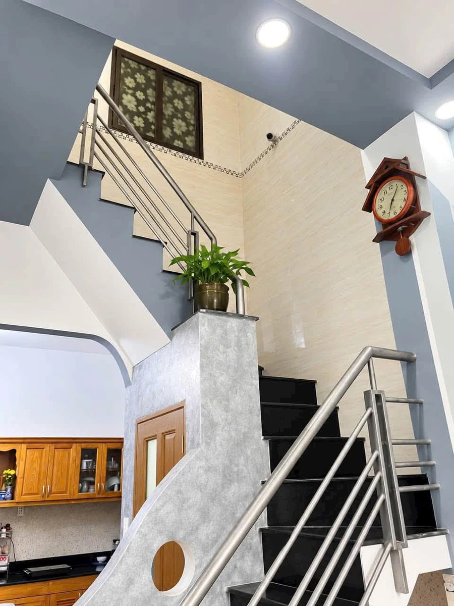 Bán nhà 2 tầng 33m2, 2PN, xe hơi đỗ cửa, Quận 10, giá 4,35 tỷ - Ảnh thu nhỏ 3