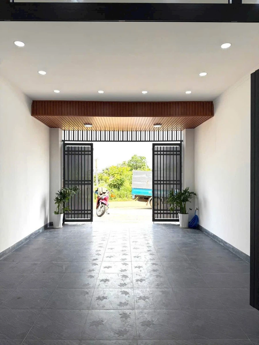 Nhà 2 tầng mới đẹp 90m² 3 PN giá 3,7 tỷ Đắk Lắk - Ảnh thu nhỏ 2
