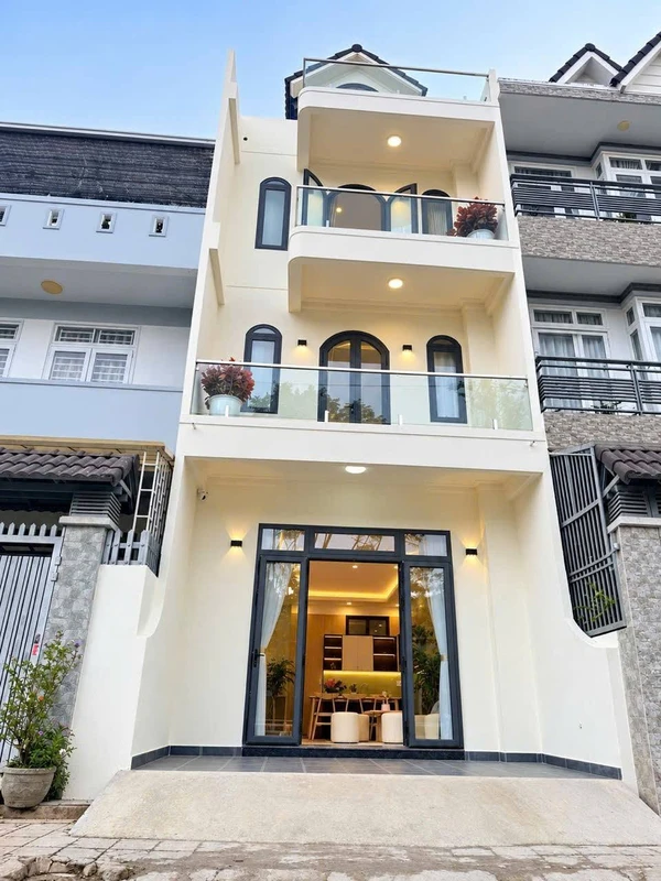 Bán nhà 101m2 phố Đà Lạt Lâm Đồng 13.5 tỷ