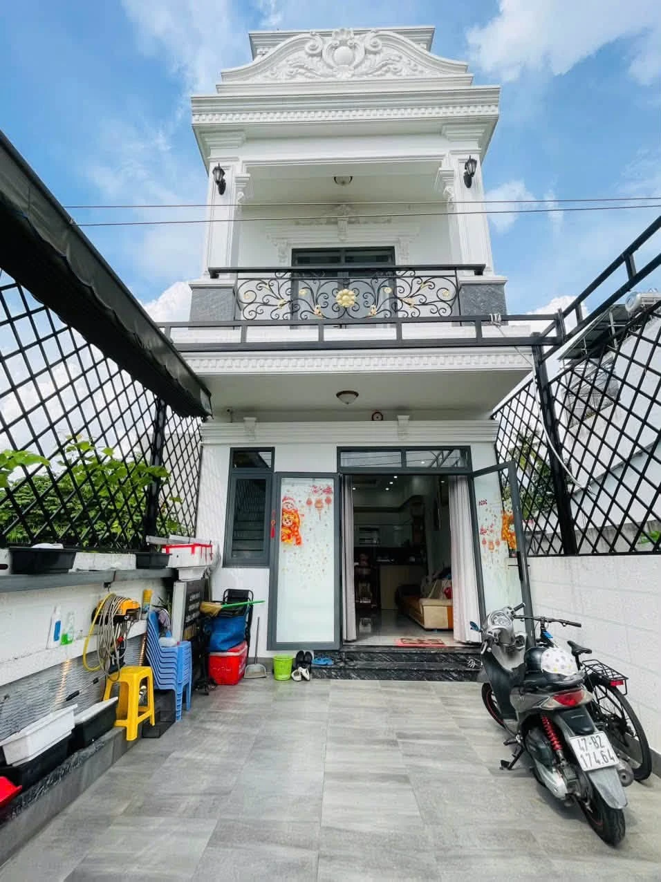 Bán nhà 1 trệt 1 lầu 60m² 4 phòng ngủ tặng full nội thất tại Chánh Mỹ, Thủ Dầu Một - Ảnh 1