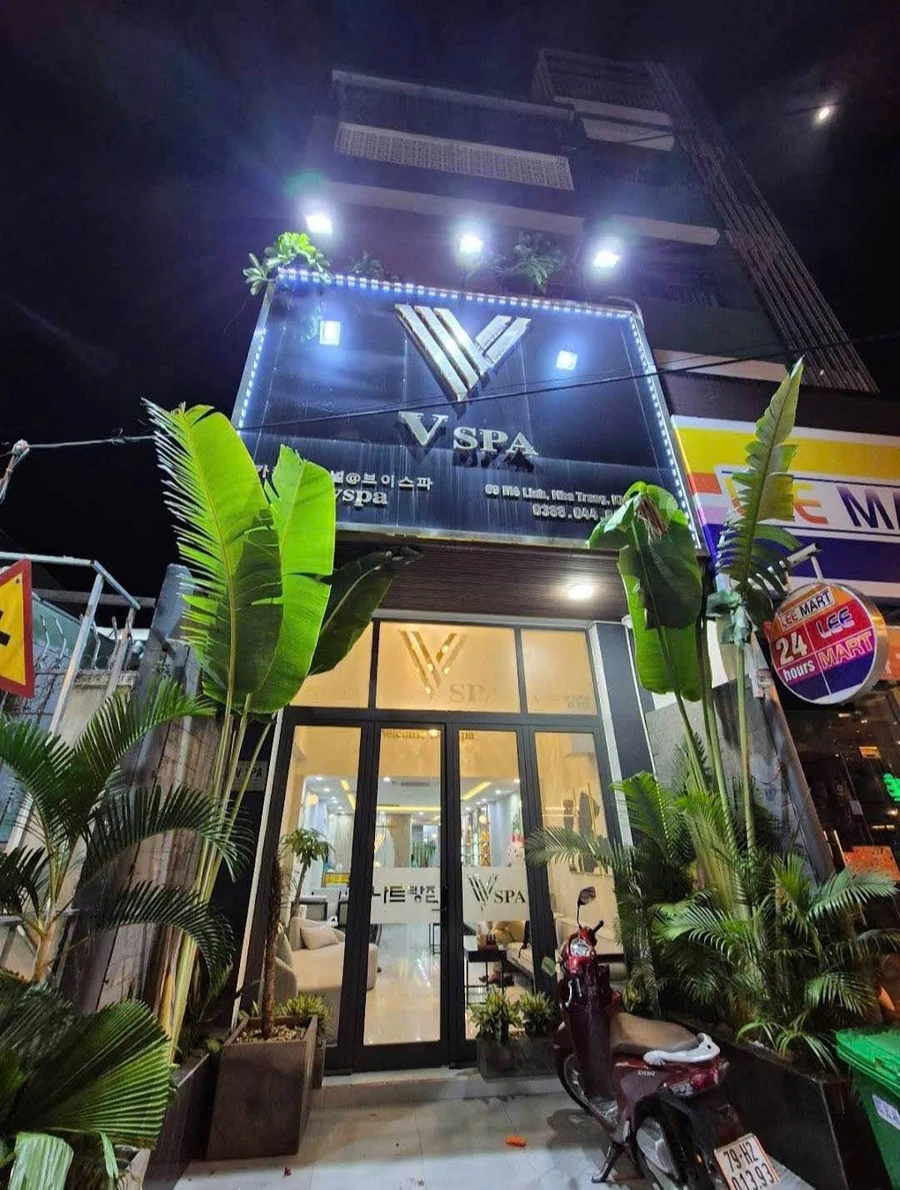 Bán nhà mặt tiền Mê Linh, Nha Trang, 123m², 1 trệt 2 lầu 1 tum, giá 23,5 tỷ - Ảnh 1