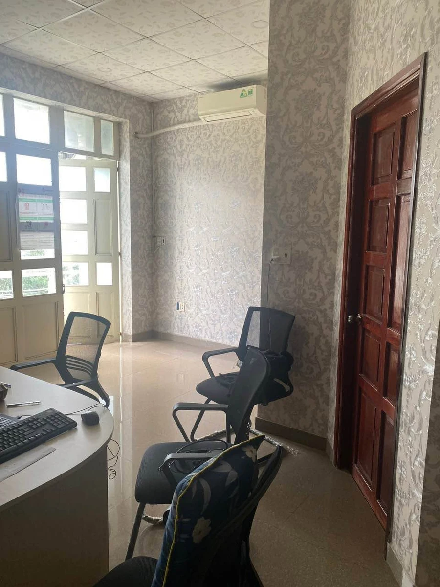 Bán nhà 3 tầng hẻm xe hơi Y Moan 180m2, 7 tỷ - Ảnh thu nhỏ 4