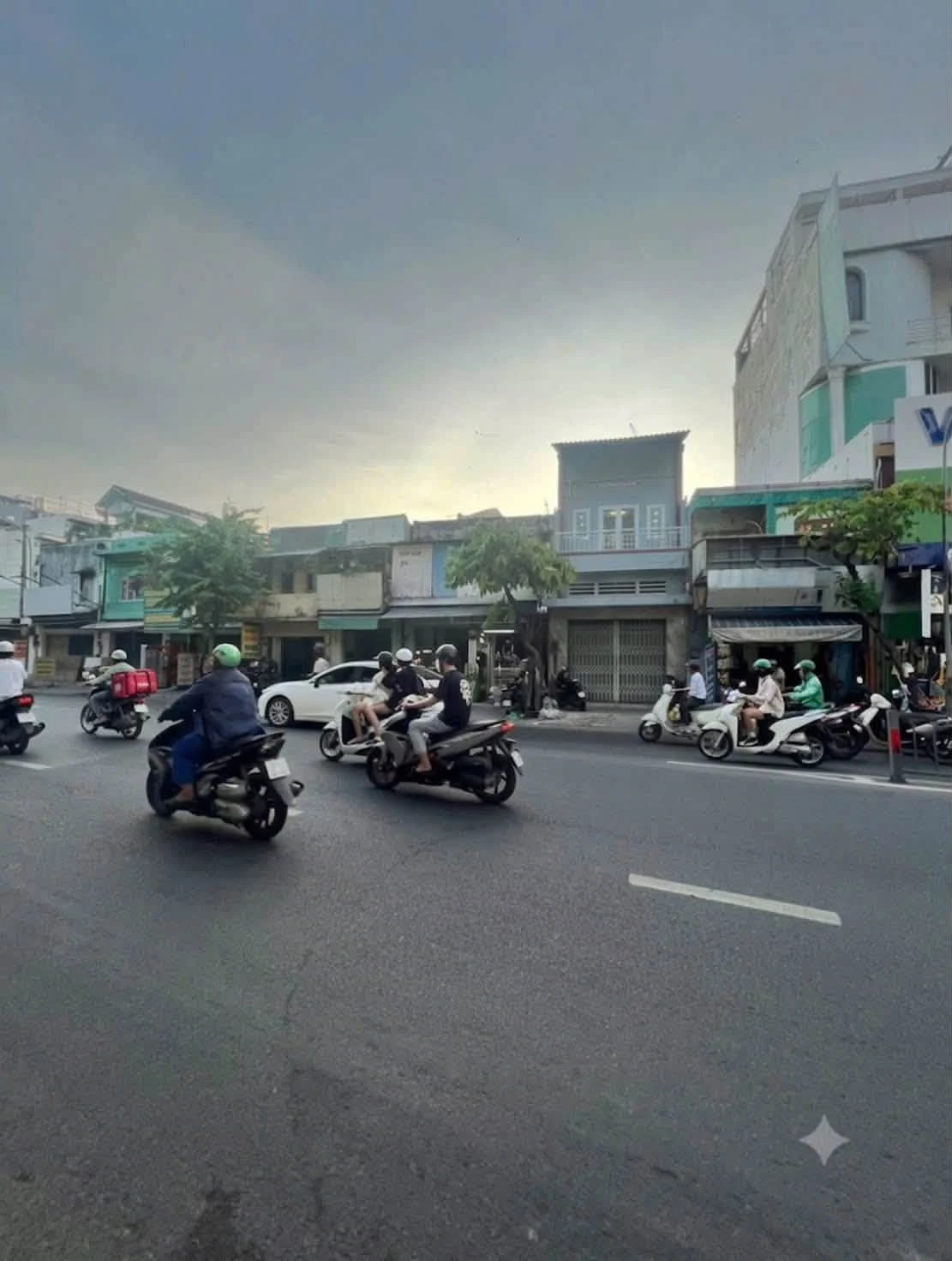 Bán nhà mặt tiền kinh doanh 162m2, 4 tầng, Nguyễn Kiệm, Gò Vấp, giá 14,99 tỷ - Ảnh 1