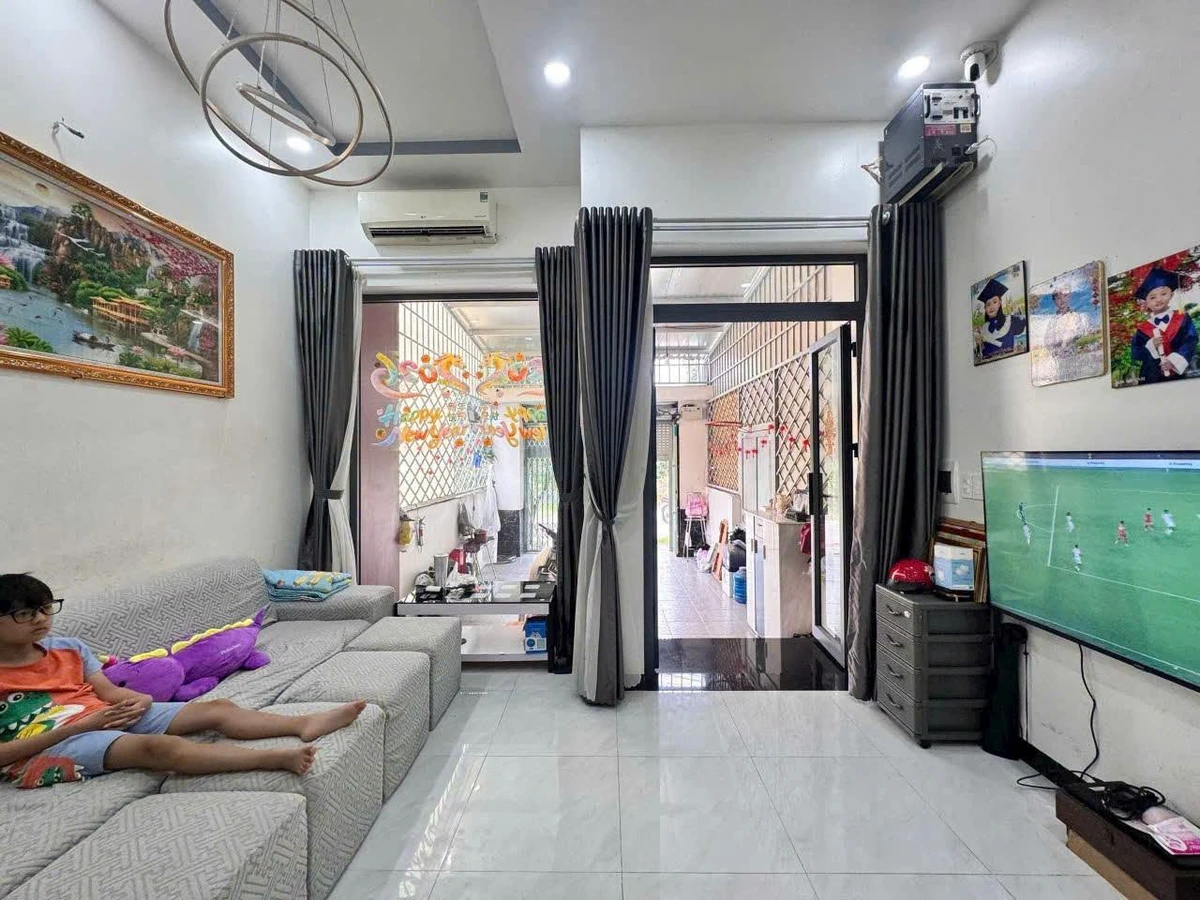 Bán nhà hoàn công kiên cố, 4,5x25m, giá 1,79 tỷ, Đức Hòa Đông - Ảnh thu nhỏ 3
