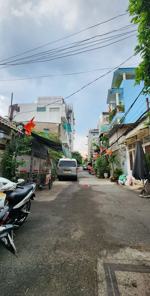 Bán nhà 4 tầng hẻm xe tải 106m² sau lưng Văn Lang, Bình Thạnh, 12 tỷ - Ảnh 1