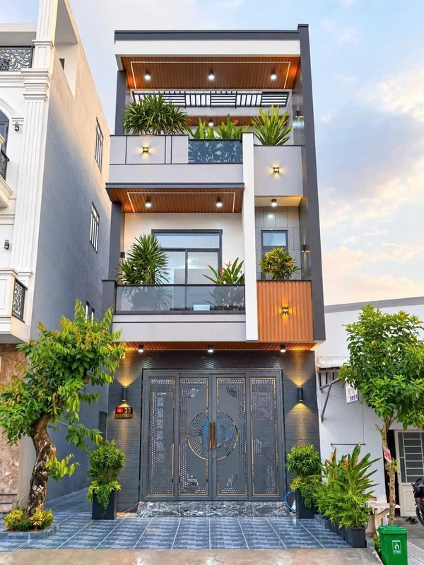 Bán nhà 2 lầu 4PN 240m² nội thất sang trọng Cần Thơ