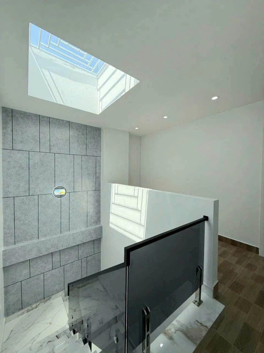 Bán nhà phố 4 tầng 50m² mặt tiền Hồ Sen, Quận 1 - Ảnh thu nhỏ 4