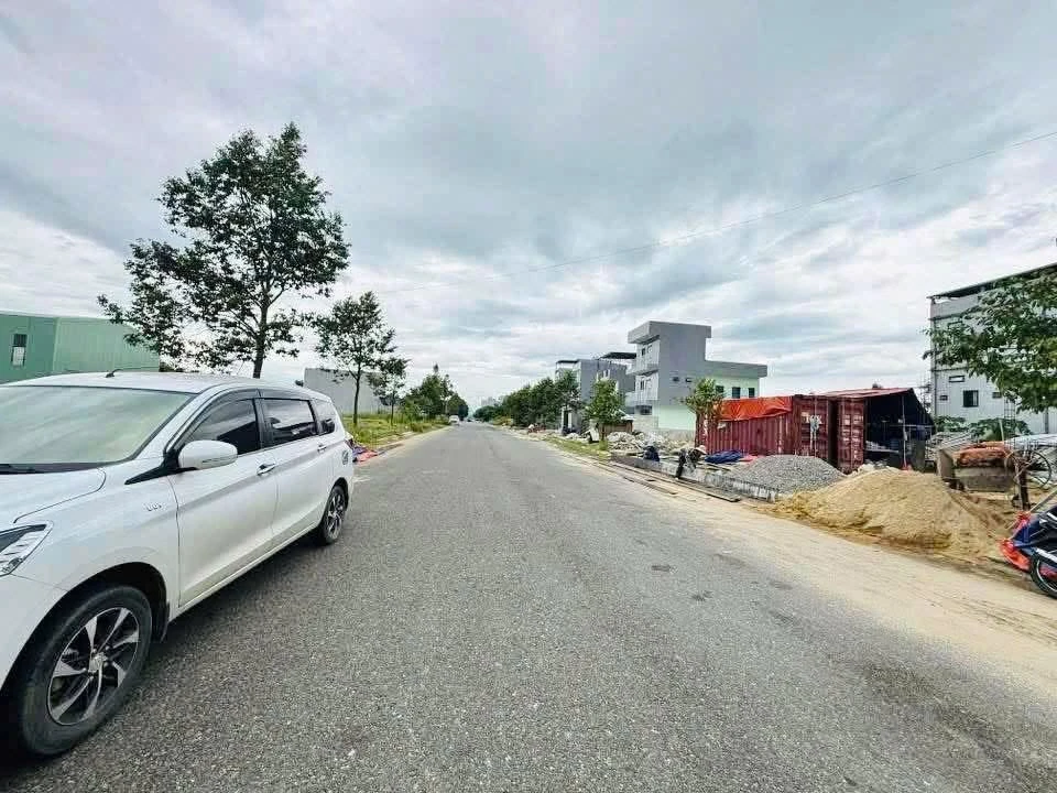 Bán lô đất 122,5m2 khu đô thị số 9 Điện Ngọc, giá 2,65 tỷ - Ảnh 1