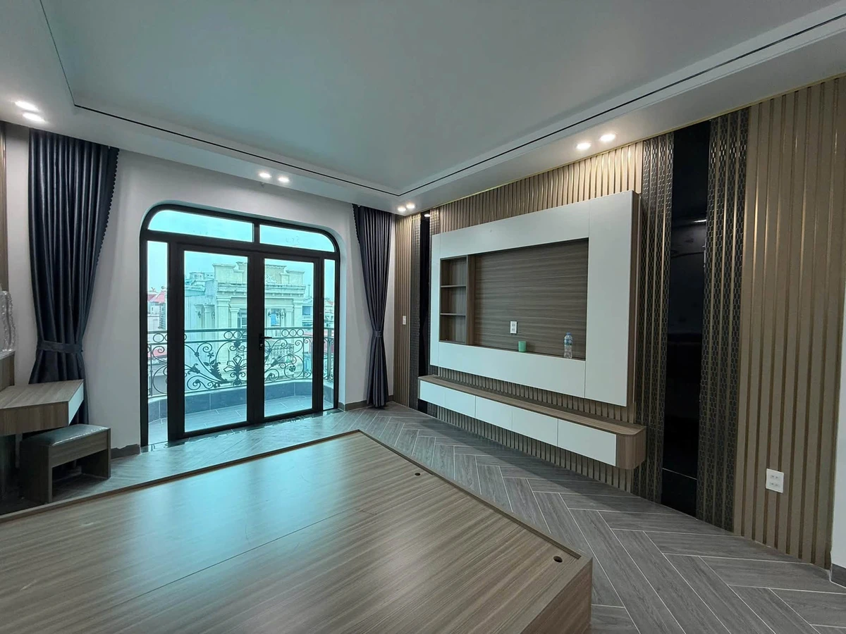 Bán nhà 5 tầng thang máy mặt chợ Dư Hàng 60m2 - Ảnh thu nhỏ 3