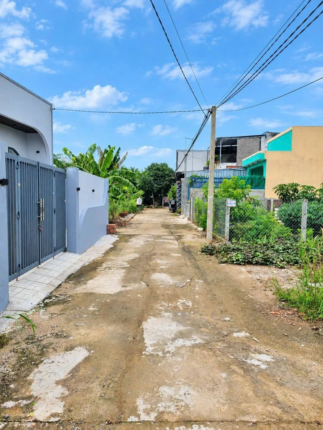 Bán nhà mới Phú Tân 200m² 3PN Tân Phú 2 tỷ 350 - Ảnh 1