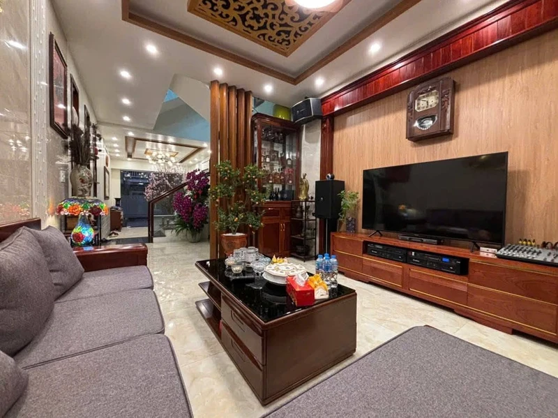 Bán khách sạn 5 tầng 94m2 mặt tiền Nguyễn Công Trứ, Sơn Trà, Đà Nẵng giá 16,8 tỷ nhangang5m