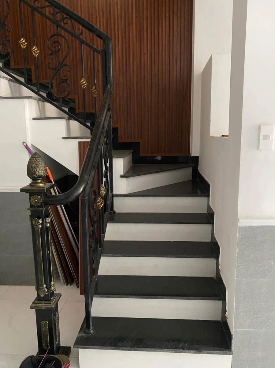 Bán nhà 5 tầng mặt tiền Nguyễn Chí Thanh, Huế 4 tỷ, 52.6m2 - Ảnh thu nhỏ 3