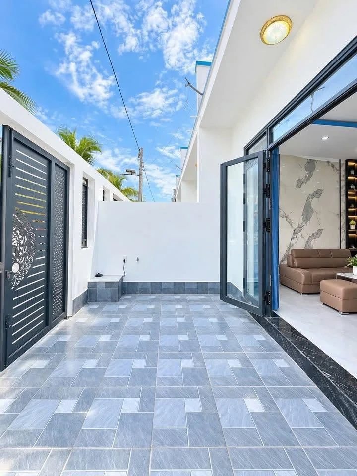Bán nhà mới 100m² 3 PN, An Bình, 1 tỷ 450 triệu - Ảnh thu nhỏ 2
