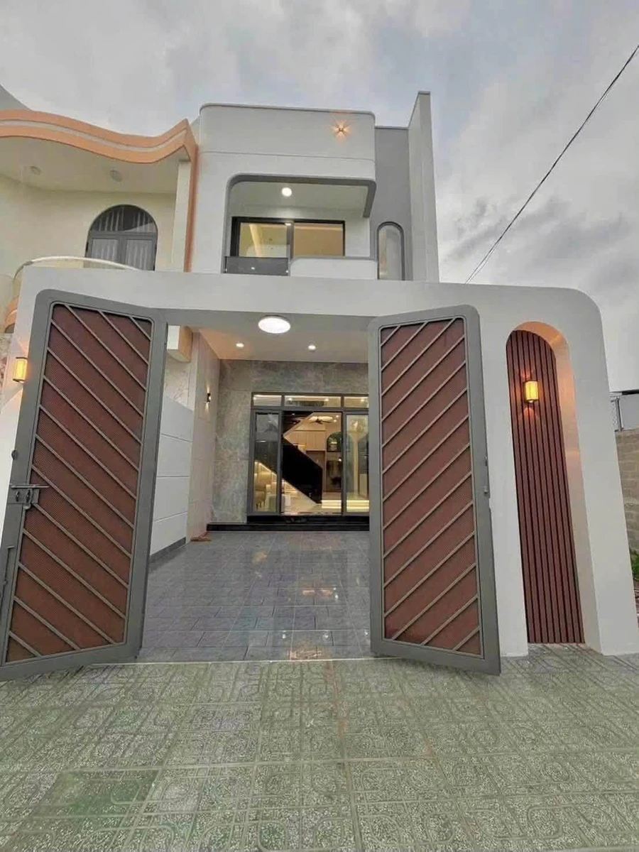 Bán nhà phố Phước Tân 80m², 3PN, 1 tỷ 990 triệu - Ảnh 1