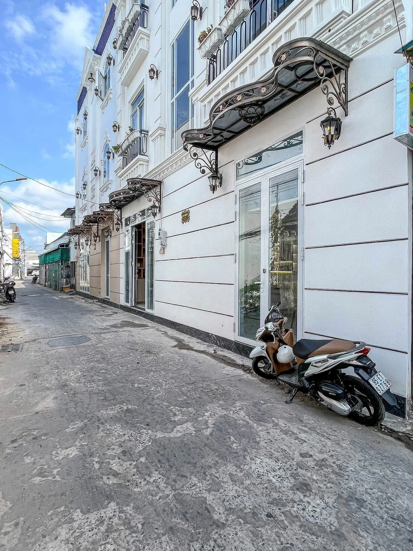 Bán nhà 2 lầu hiện đại 132m² giá 3.35 tỷ Quận 12 - Ảnh 1