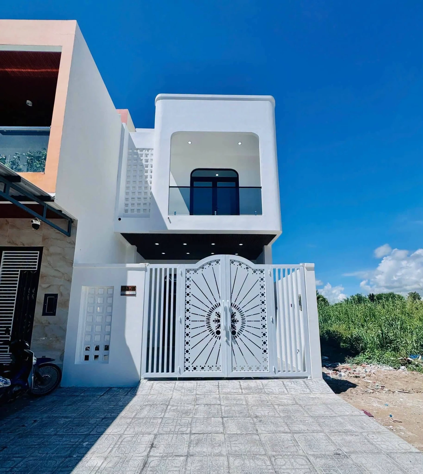 Bán nhà hoàn thiện 4PN 100m2 mặt tiền Rạch Giá - Ảnh 1