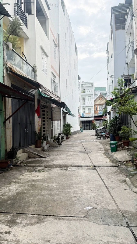 Bán nhà 120m² đất Nguyễn Thị Minh Khai Quận 11 giá 1,35 tỷ 1xao5