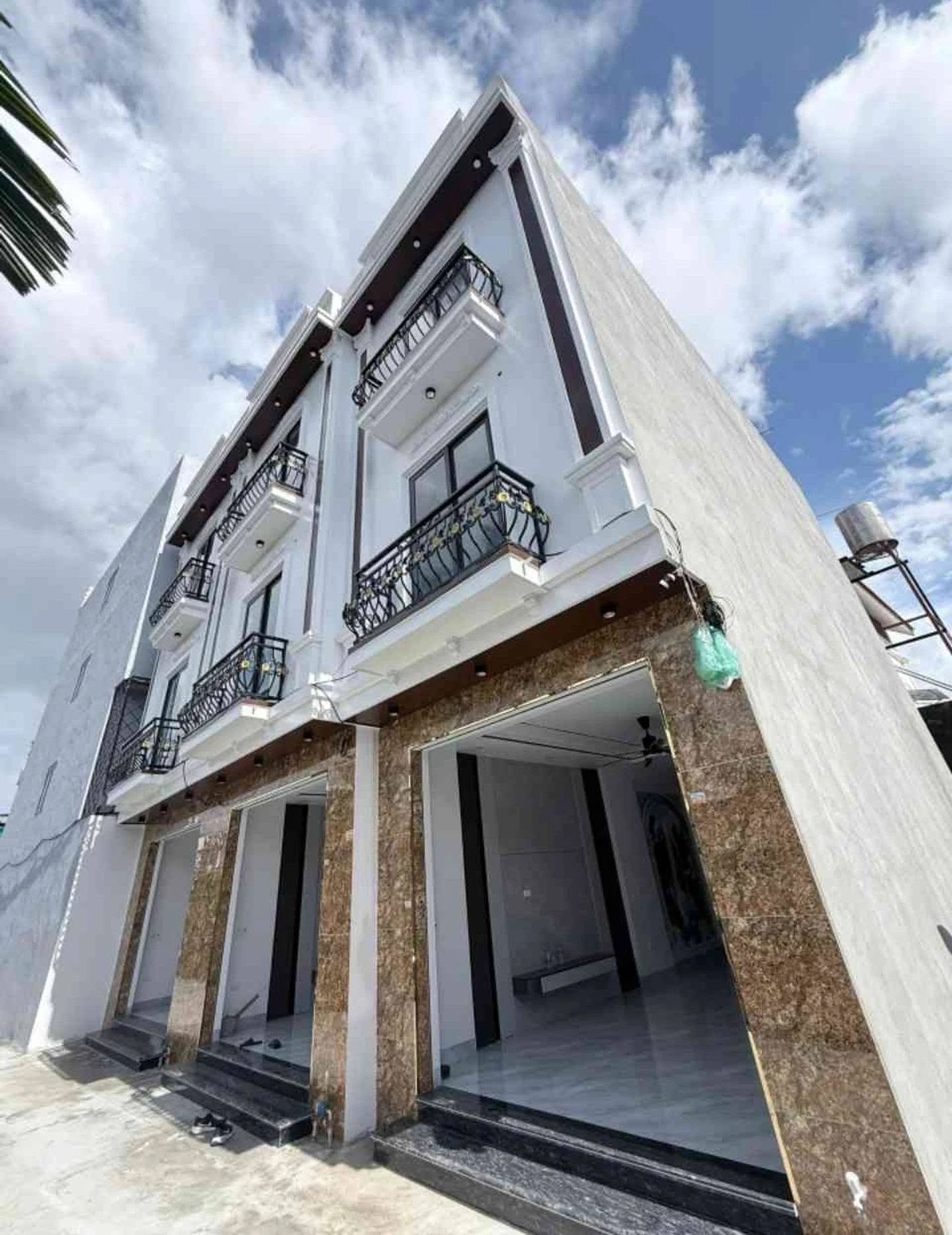Bán nhà mới 50m2, 4 phòng ngủ Hồng Thái Hải Phòng 2 tỷ - Ảnh 1