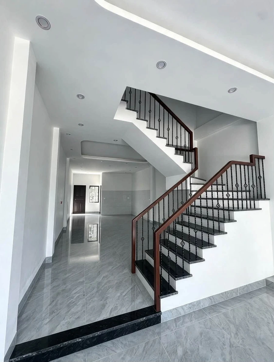 Bán nhà 3 tầng 90m² 3 phòng ngủ 2,7 tỷ - Ảnh thu nhỏ 3