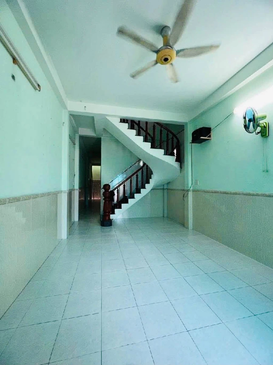 Bán nhà hẻm xe hơi gần đường Tên Lửa, 92m², 1 trệt 1 lầu 3PN, giá 6 tỷ, Bình Tân - Ảnh thu nhỏ 2