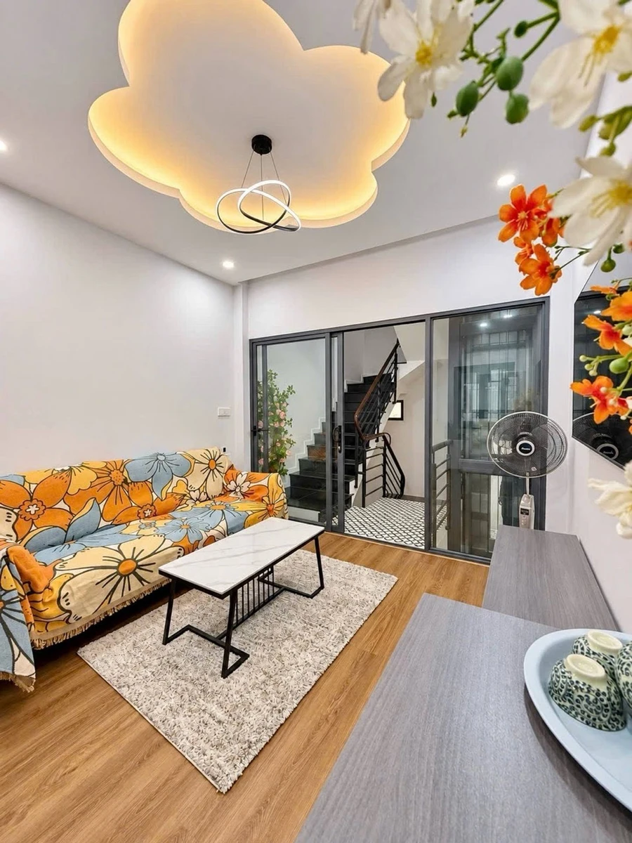 Bán nhà hẻm xe hơi Huỳnh Văn Bánh 4x16m, 4 tầng, thang máy, nhỉnh 15 tỷ - Ảnh 1