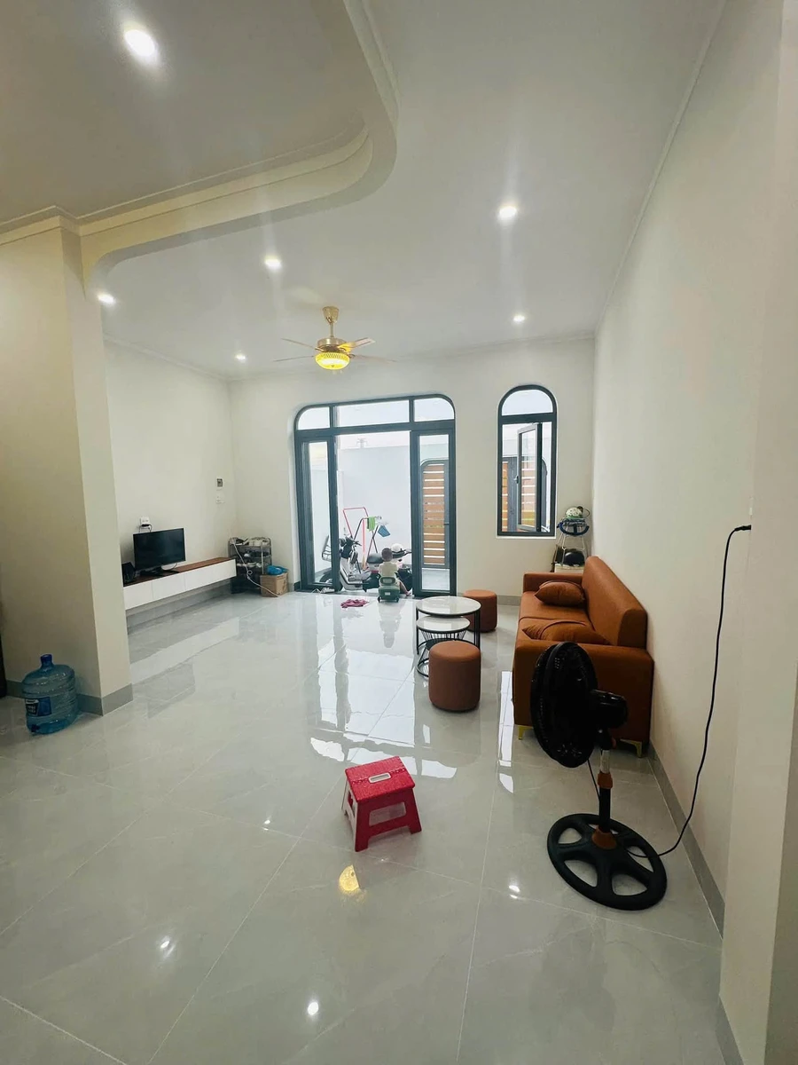 Bán nhà mới xây 100m2, 2 phòng ngủ tặng full nội thất, Phan Thiết 1.35 tỷ - Ảnh thu nhỏ 2