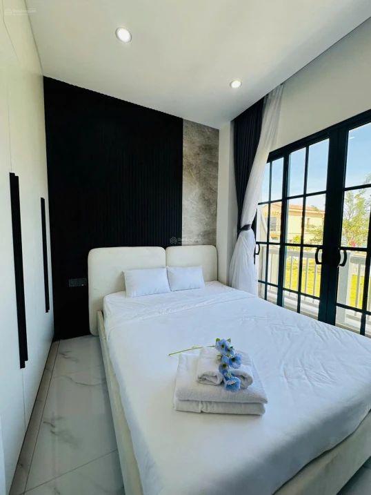 Chuyển nhượng biệt thự song lập 160m2 + tặng full nội thất cao cấp, giá chỉ 4.7 tỷ, nằm gần Hồ bơi - Ảnh thu nhỏ 2