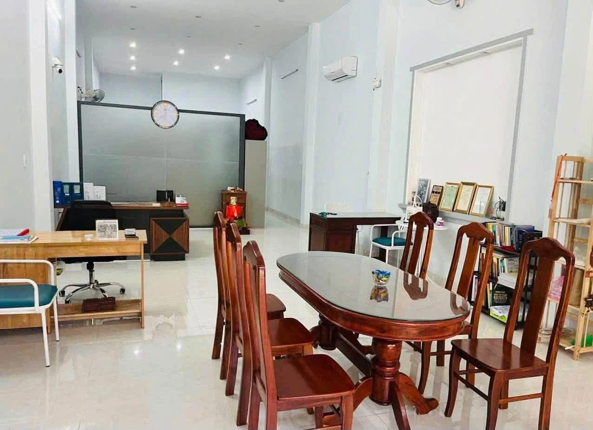 Bán nhà mặt tiền đường Bắc Sơn 5x25m, phường Cẩm Thành, Quảng Ngãi giá 3,68 tỷ - Ảnh thu nhỏ 2