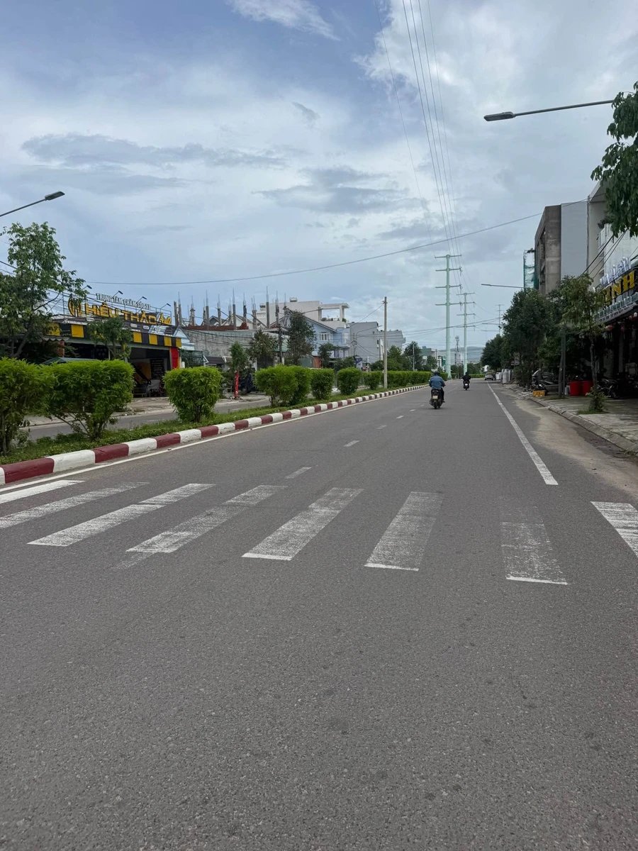 Nhà mặt tiền Quy Nhơn 80m2, 3 PN, 3,9 tỷ - Ảnh 1