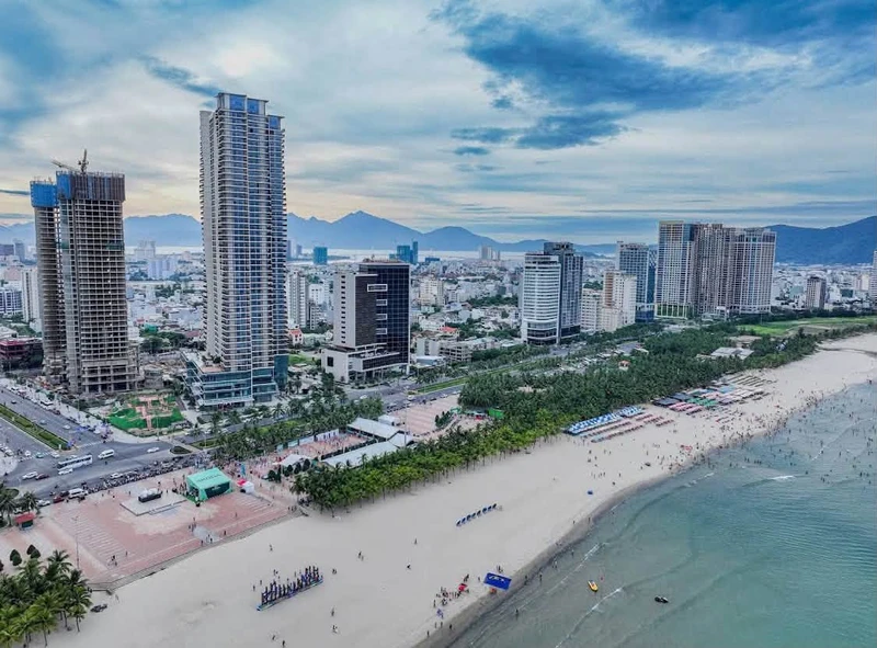 Bán villa 2 tầng mặt tiền Mỹ Khê Đà Nẵng 100m2 10.9 tỷ