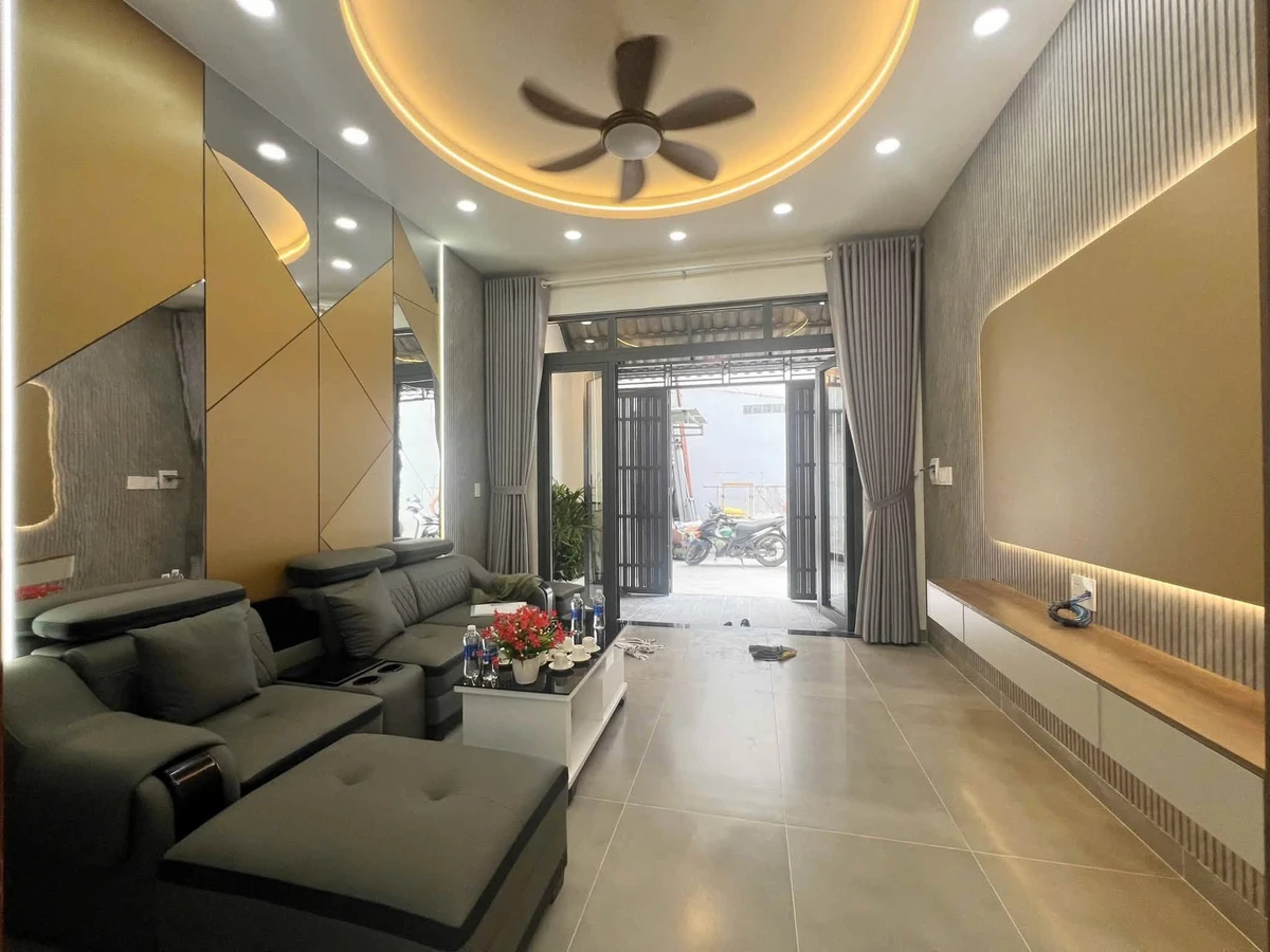 Bán nhà 3 tầng 61m² 4PN Hiệp Bình Chánh, Thủ Đức, giá 5,6 tỷ - Ảnh 1