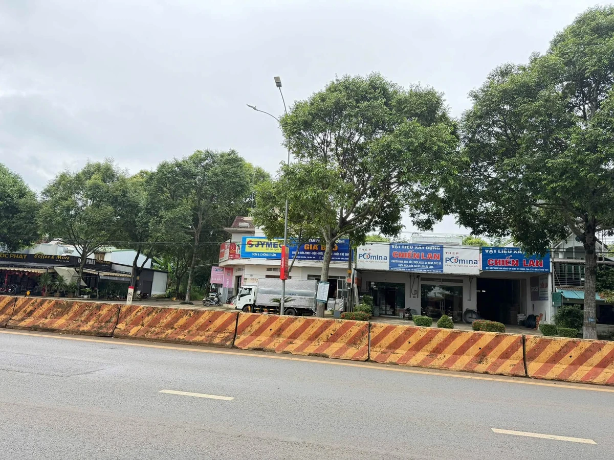 Nhà mặt tiền kinh doanh Phạm Văn Đồng Tân Phú 50m2 4.25 tỷ - Ảnh thu nhỏ 3