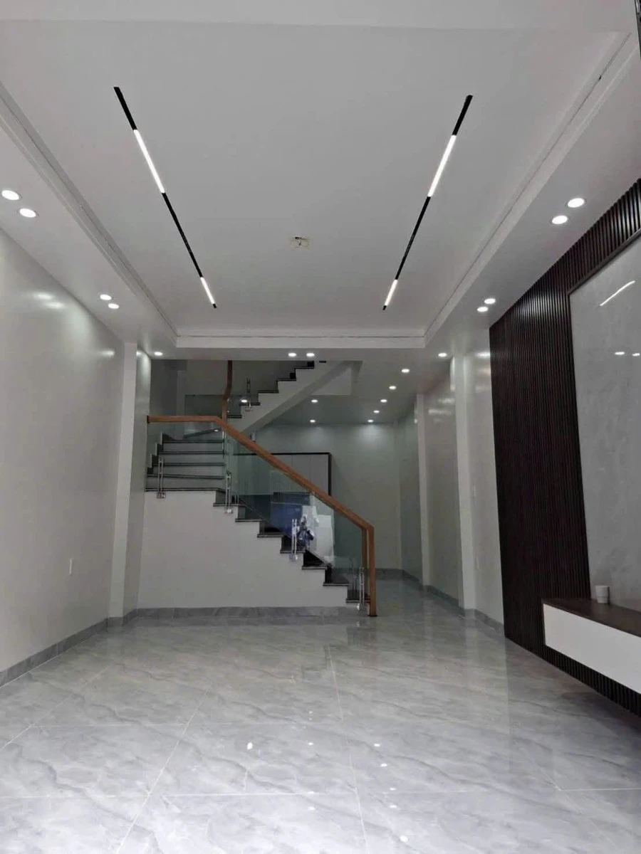 Bán nhà 4 tầng 48m2 ngã 6 Quán Trữ Quận 7 - Ảnh 1