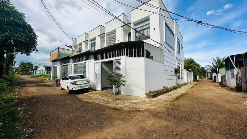 Bán nhà mê góc 2 mặt tiền đường Mai Thúc Loan, 5,5x18m, 3PN, gần bệnh viện 211