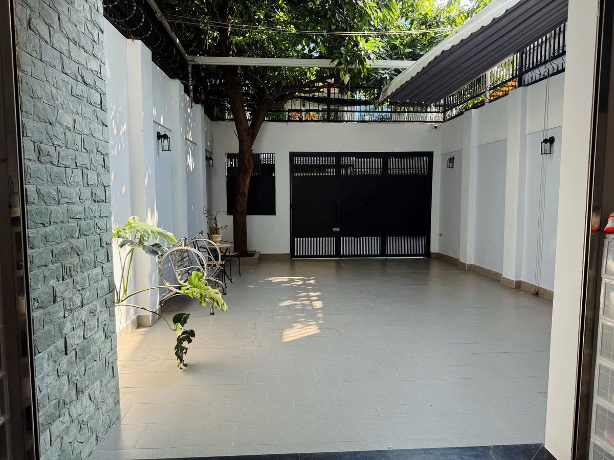Bán biệt thự hẻm Nguyễn Văn Trỗi 176m², 4 tầng 44 tỷ - Ảnh 1