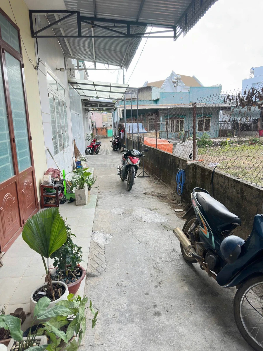 Bán nhà hẻm 181/29 Quang Trung gần Ngã Sáu, Buôn Ma Thuột, 5x14m, 2PN, giá 1,99 tỷ - Ảnh 1