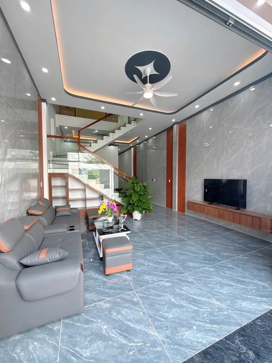 Bán nhà lầu 3 phòng ngủ 105m² gần chợ Bến Lớn, Bến Cát - Ảnh thu nhỏ 3