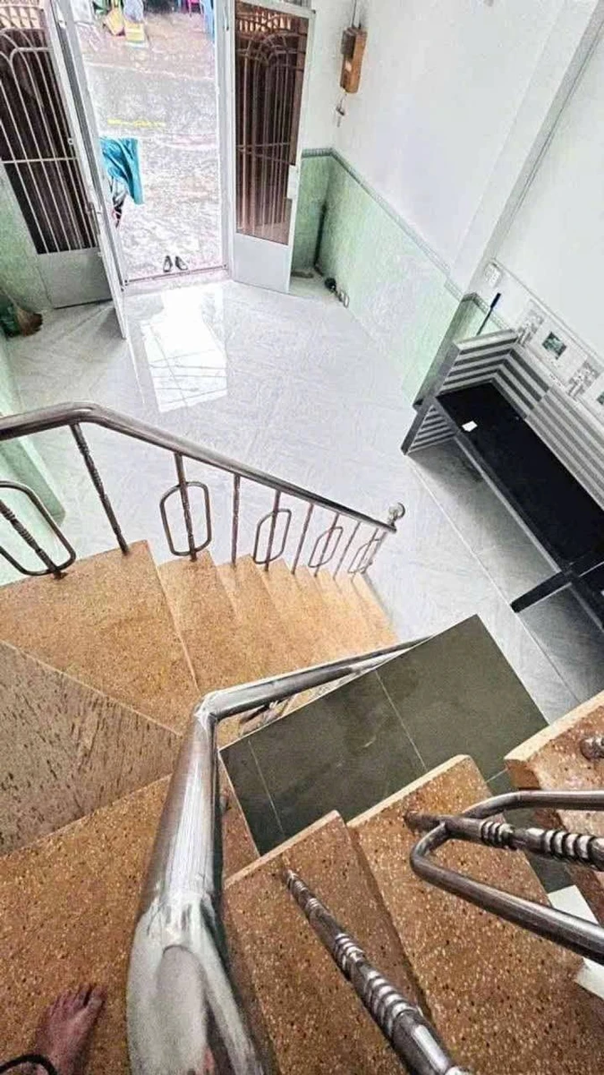 Bán nhà mặt tiền 2 tầng 36m2 Tân Phú gần Đầm Sen - Ảnh thu nhỏ 3