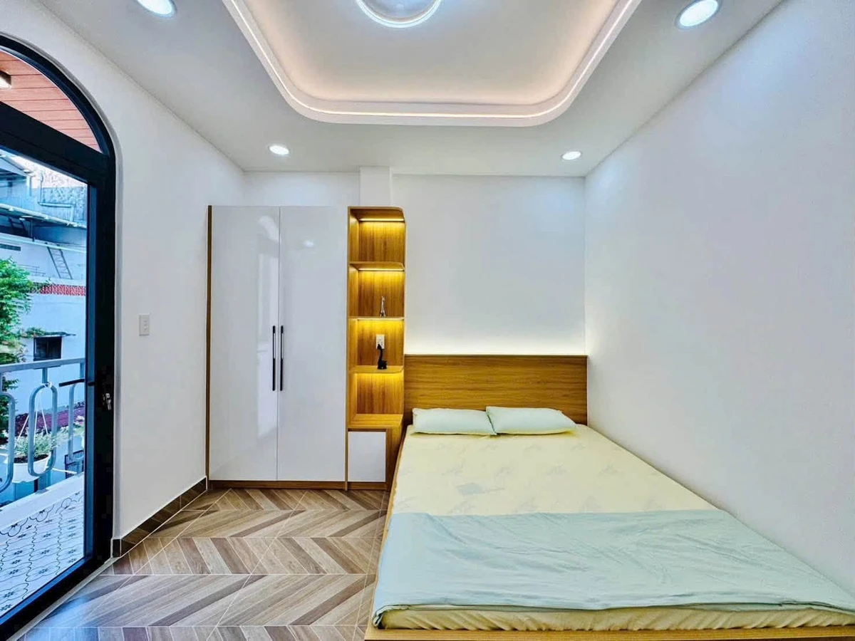Bán nhà phố Bình Thạnh gần 6 tỷ, 4PN 5WC, 50m², full nội thất - Ảnh thu nhỏ 5