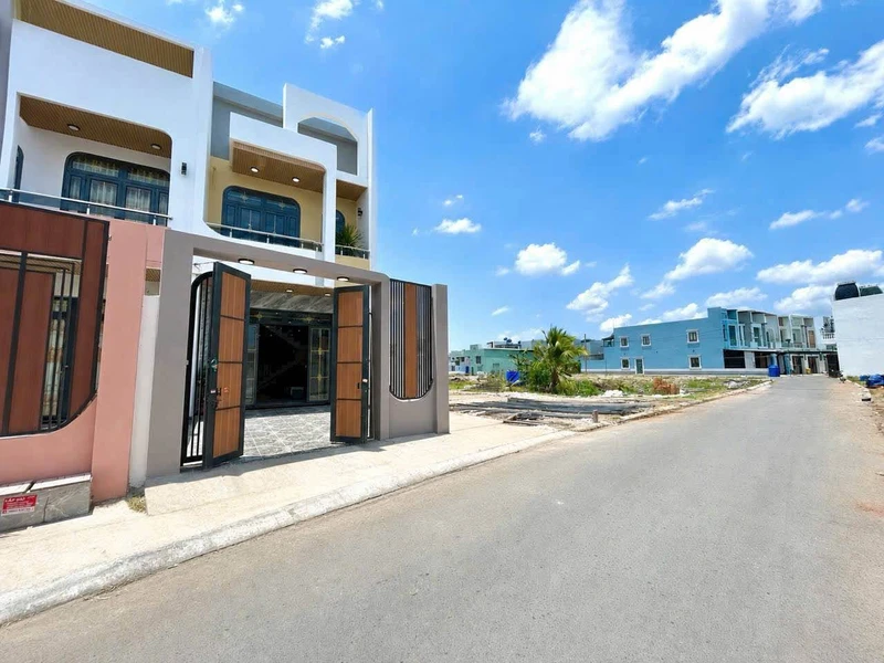 Bán nhà mặt tiền sân vườn 190m² 4PN, Rạch Kiến, Tây Ninh