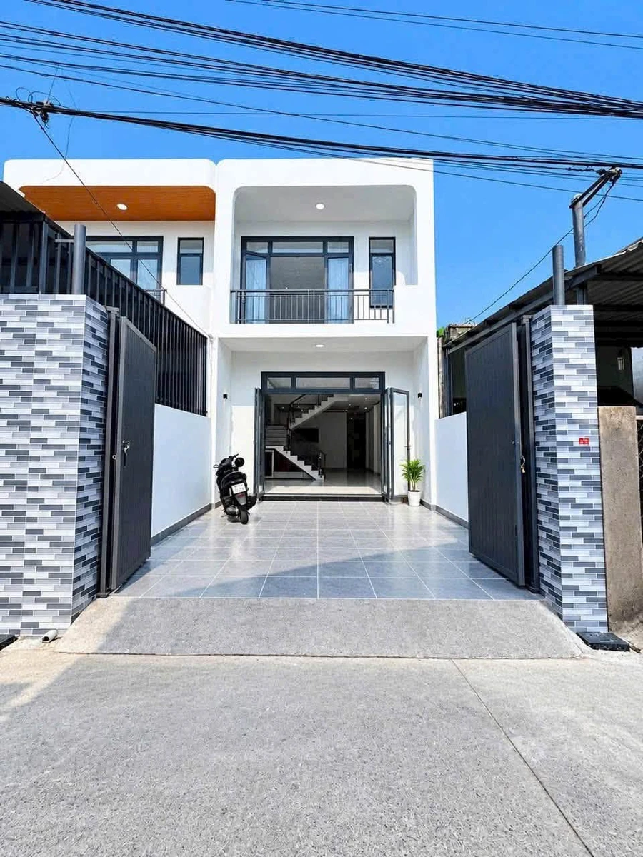 Bán nhà 1 trệt 1 lầu 4PN 105m² gần Đồng Khởi, Quận 1 - Ảnh 1