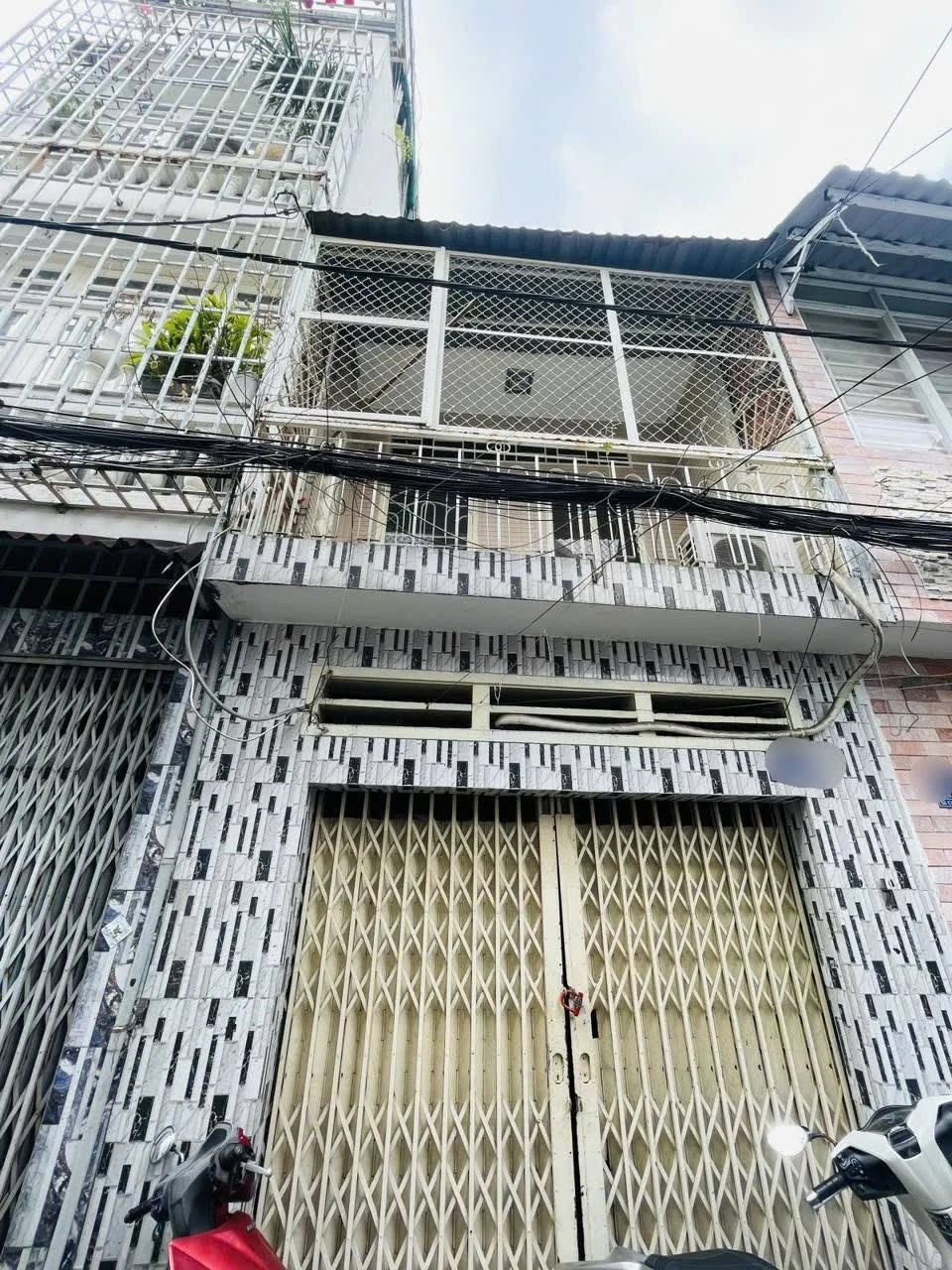 Bán nhà 2 tầng 2PN ~30m2 Cách Mạng Tháng 8 Q10 - Ảnh 1