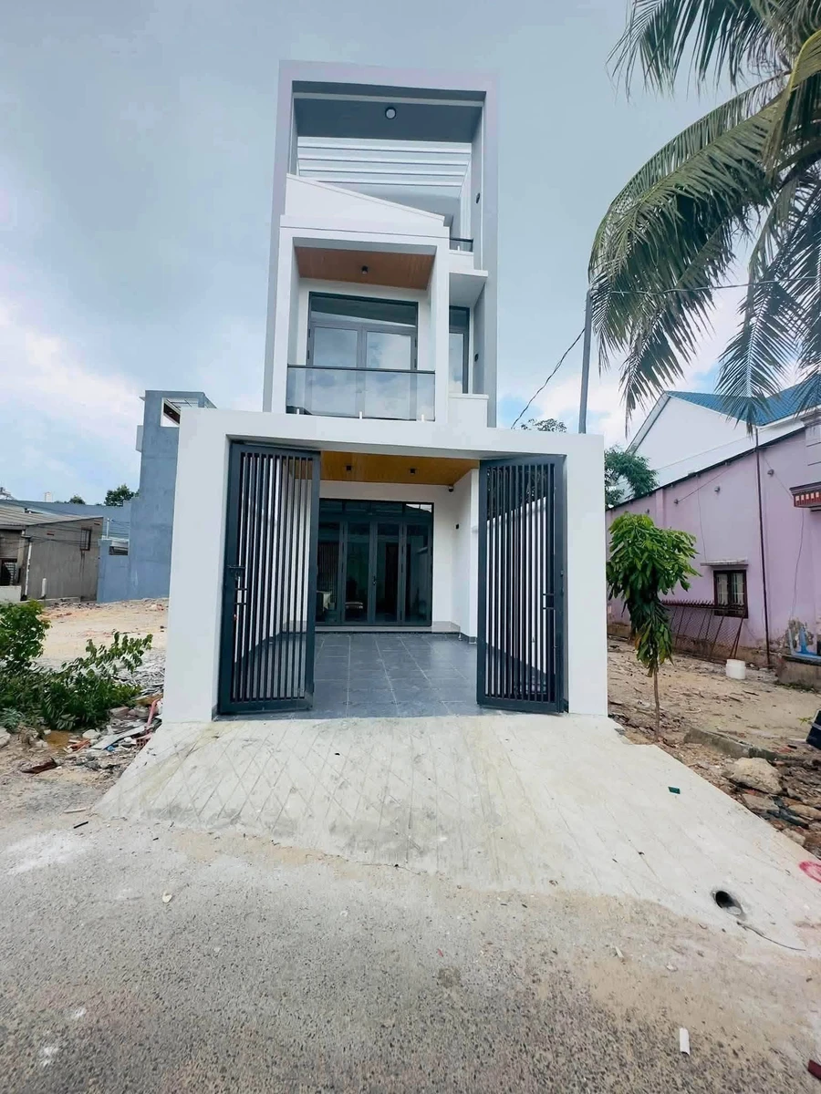 Bán nhà 2 lầu 3PN Phú Lợi Thủ Dầu Một 69.4m2 - Ảnh thu nhỏ 2