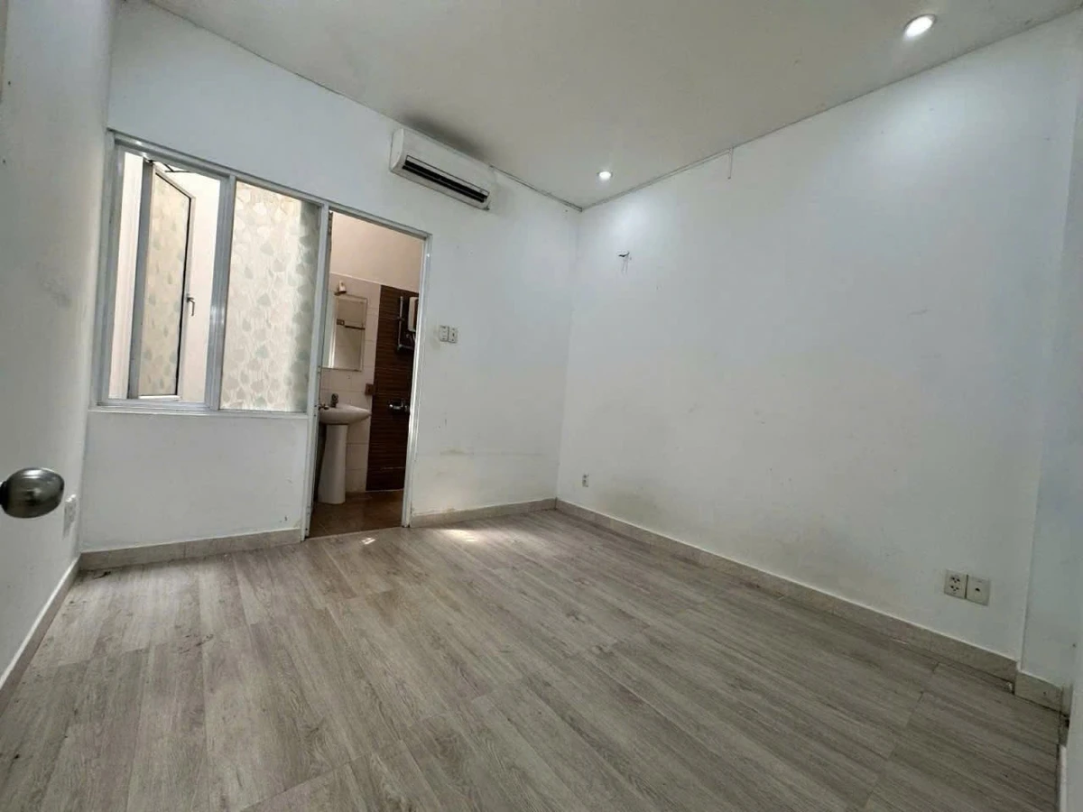 Cho thuê nhà mặt tiền thụt Hoàng Hoa Thám, Bình Thạnh, 1 trệt 2 lầu, 4PN, 23 triệu/tháng - Ảnh thu nhỏ 5