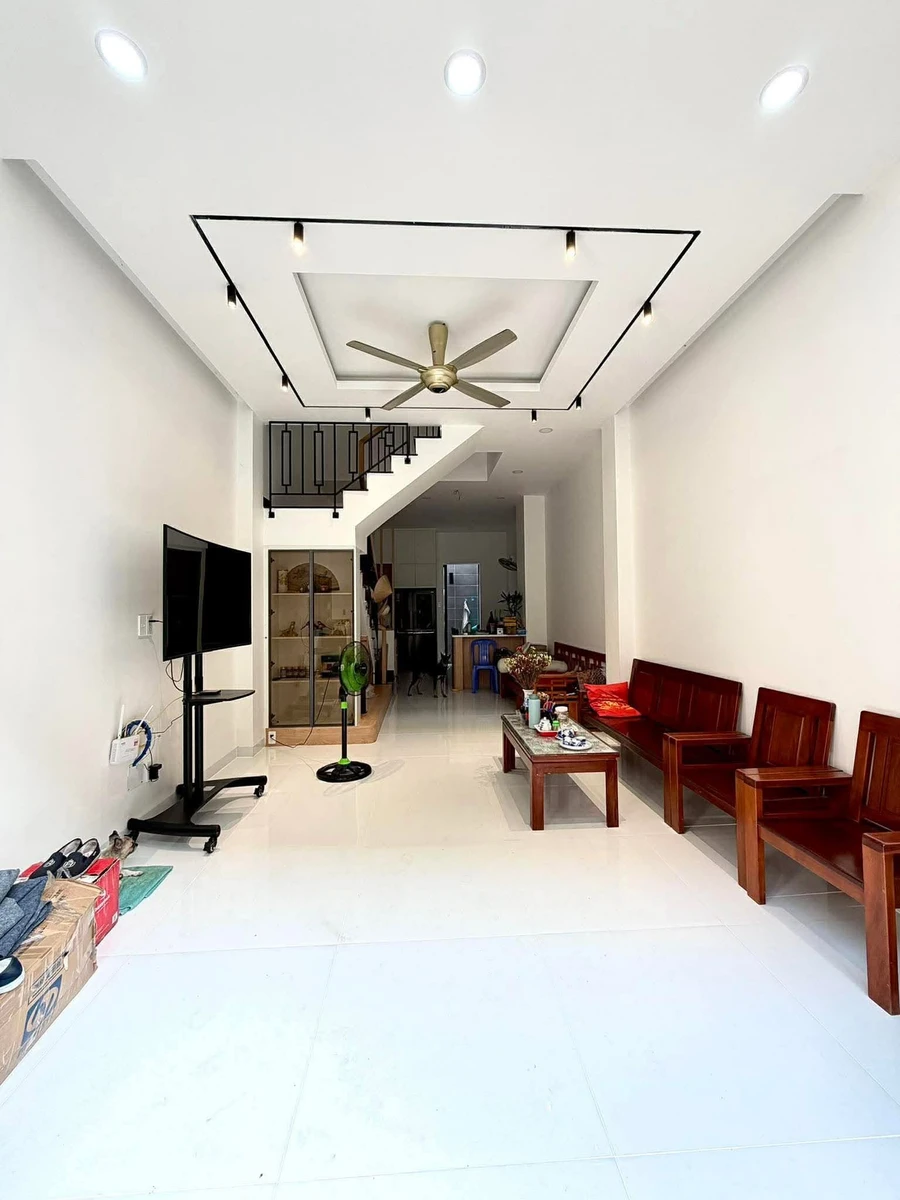 Bán nhà 4x14m Tân Phú, 3 tầng, nội thất full - 9.9 tỷ - Ảnh thu nhỏ 3