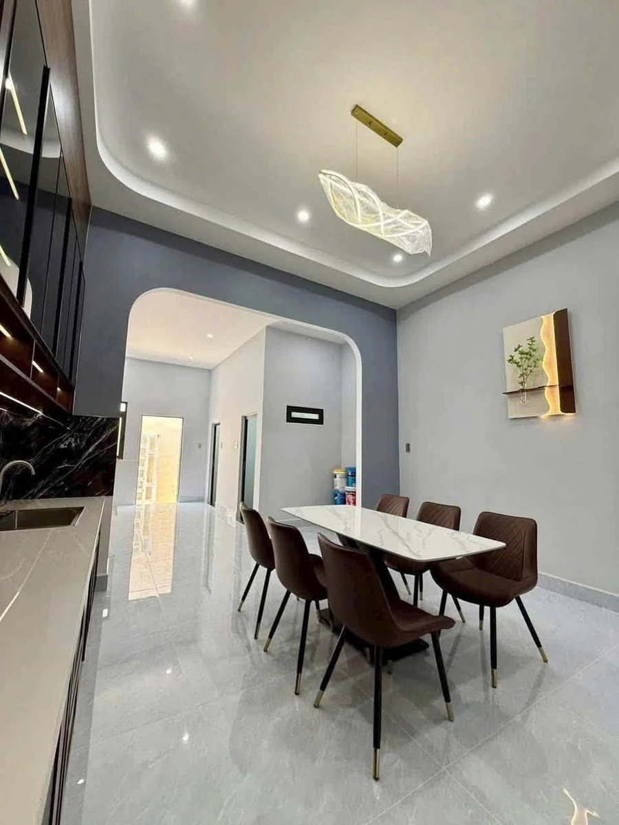 Bán nhà mặt tiền 108m² 3 phòng ngủ Ngọc Hân Công Chúa Quận 1 - Ảnh thu nhỏ 4