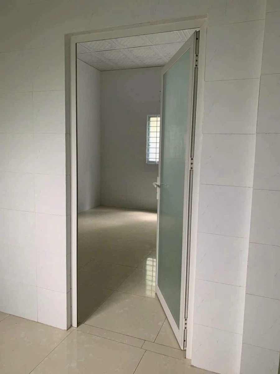 Cho thuê nhà mặt tiền 320m2, 3PN 2WC, sân rộng đậu ô tô, phường An Hội, Phú Nhuận - Ảnh thu nhỏ 5