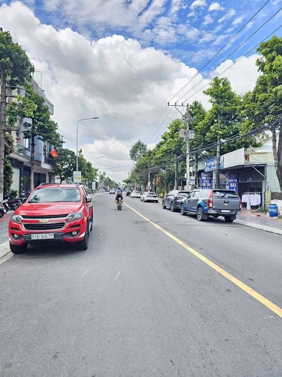 Bán đất 290m² mặt tiền đường GS17, Dĩ An - Ảnh 1