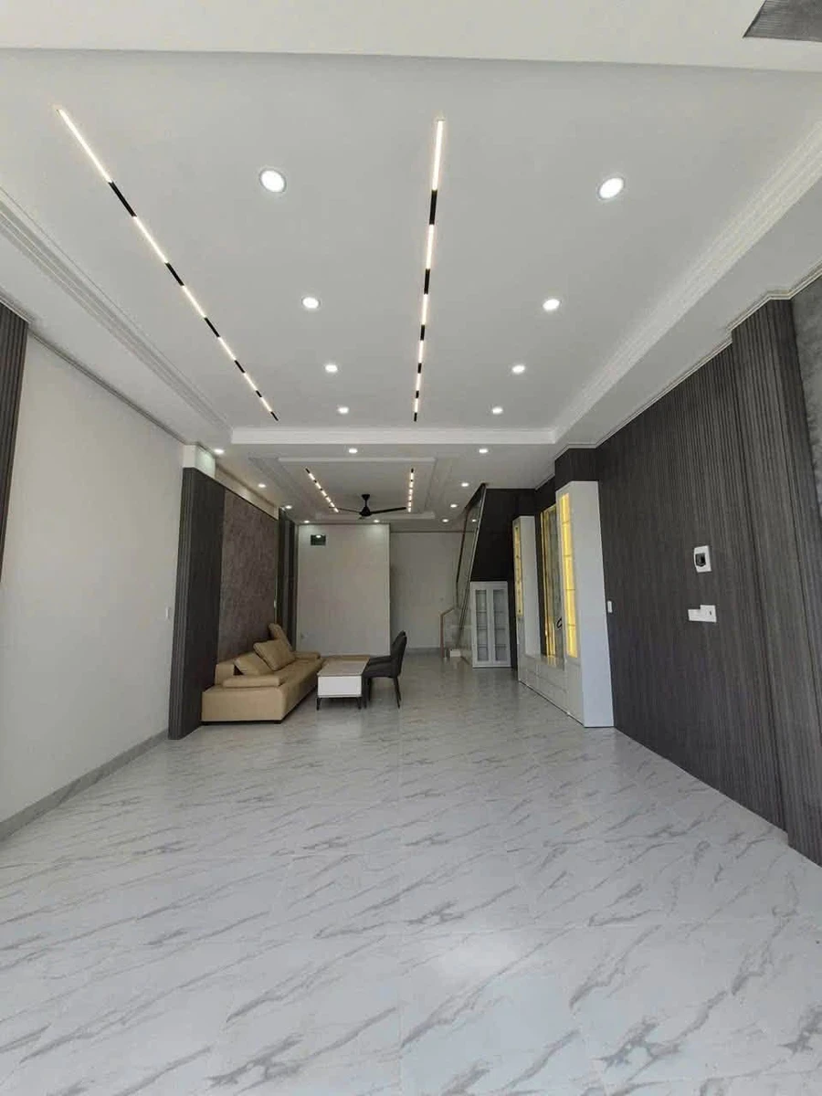 Nhà 3 tầng mặt tiền 60m² Buôn Ma Thuột 4.5 tỷ - Ảnh 1